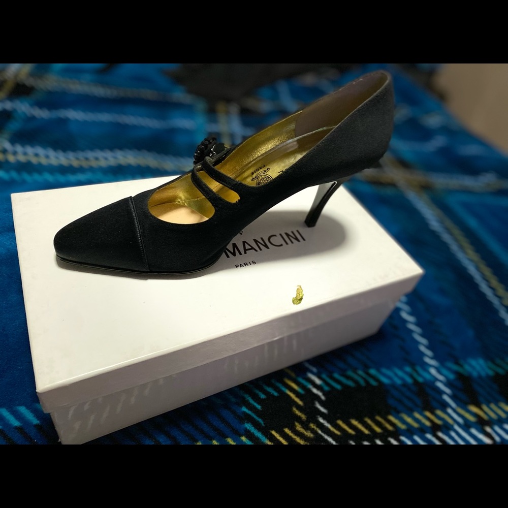 New Rene Mancini Heels